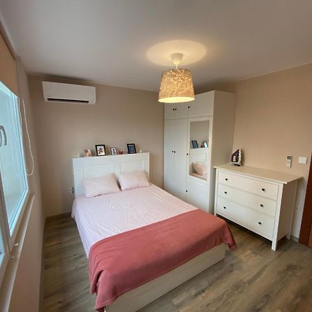 Lovely 1 Bedroom Apartment In The Heart Of Varna Exteriör bild