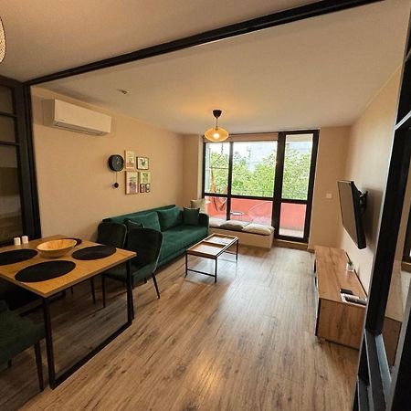 Lovely 1 Bedroom Apartment In The Heart Of Varna Exteriör bild