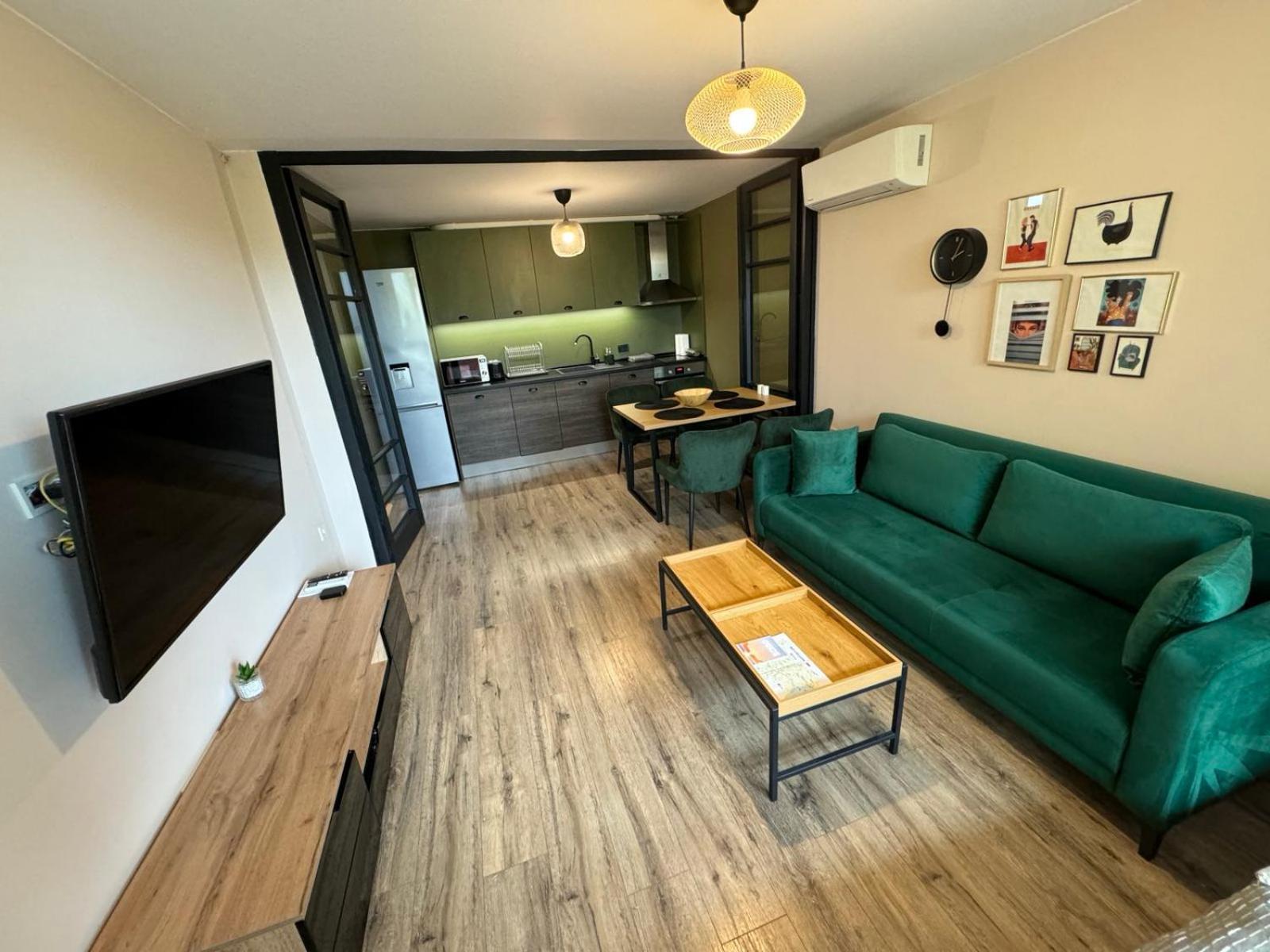 Lovely 1 Bedroom Apartment In The Heart Of Varna Exteriör bild