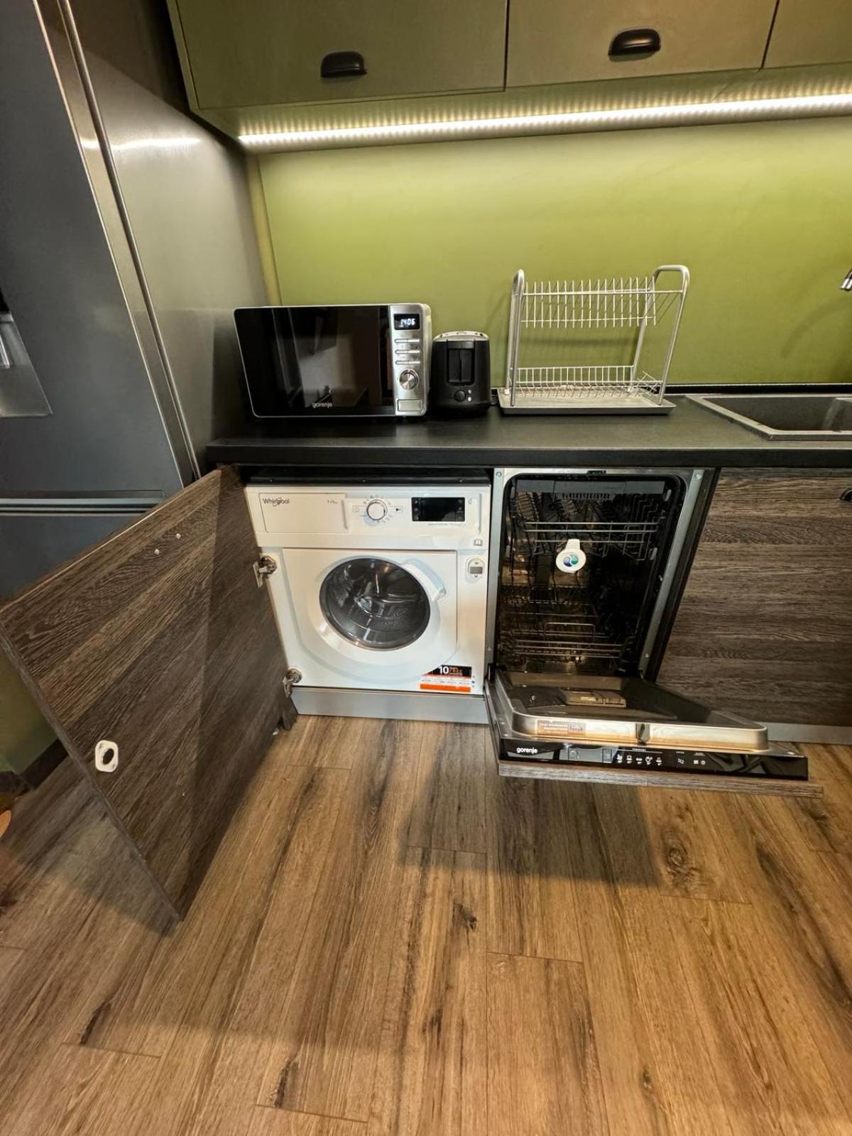 Lovely 1 Bedroom Apartment In The Heart Of Varna Exteriör bild