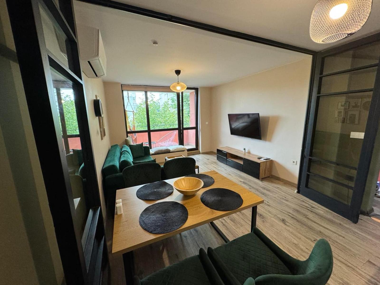 Lovely 1 Bedroom Apartment In The Heart Of Varna Exteriör bild