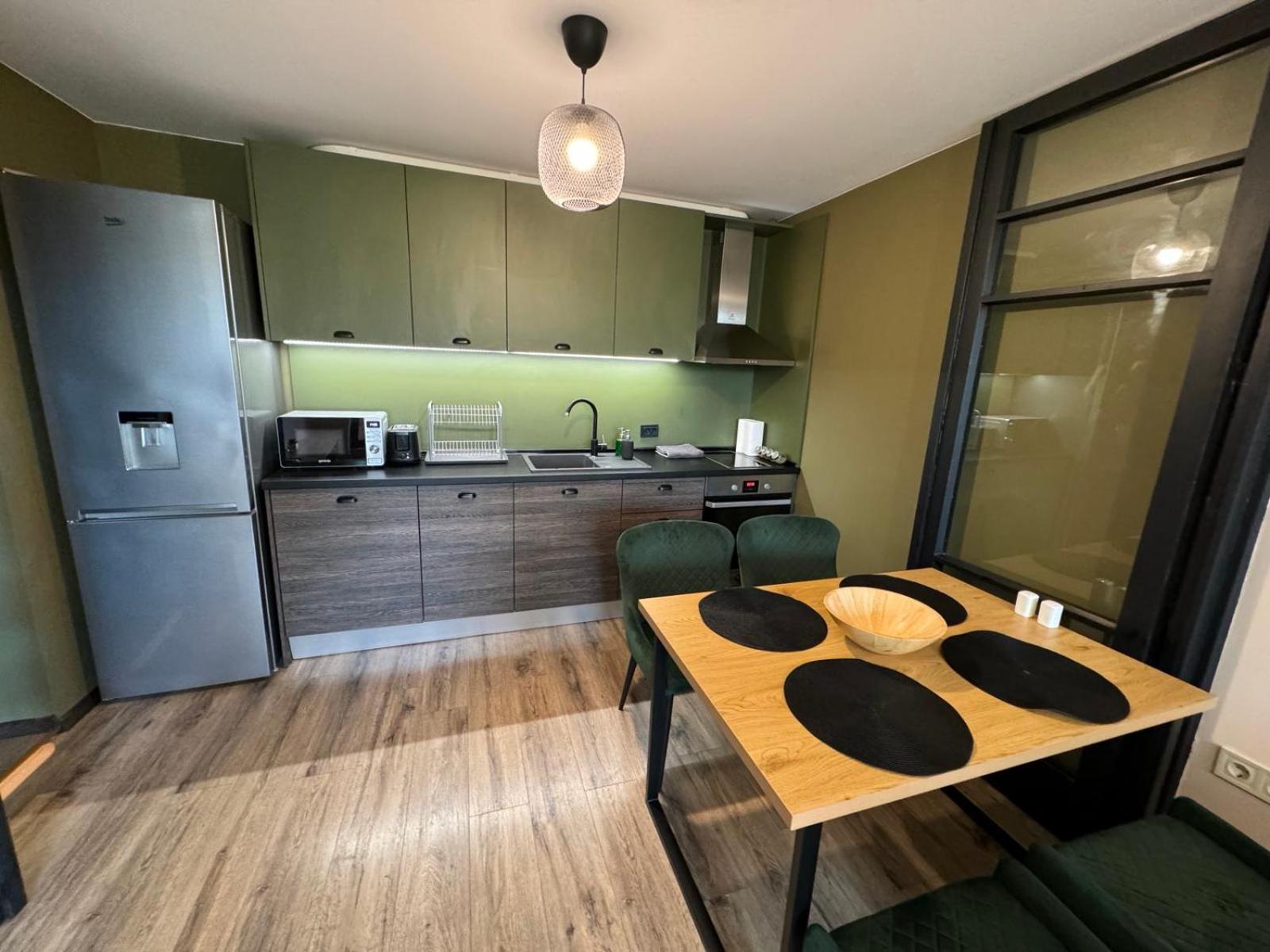 Lovely 1 Bedroom Apartment In The Heart Of Varna Exteriör bild